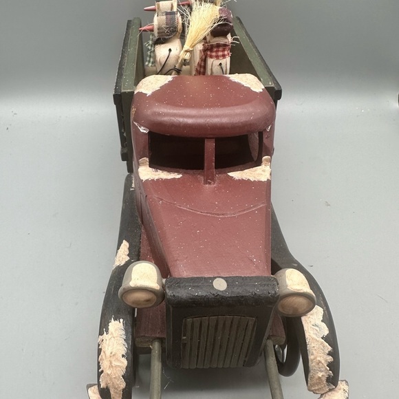 Frosty Snow Removal wooden Handpainted truck with snow people - Picture 3 of 11